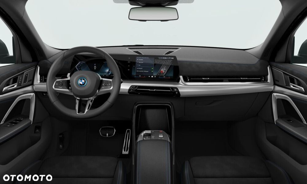 BMW iX2 eDrive20 66.5kWh M Sport - 18
