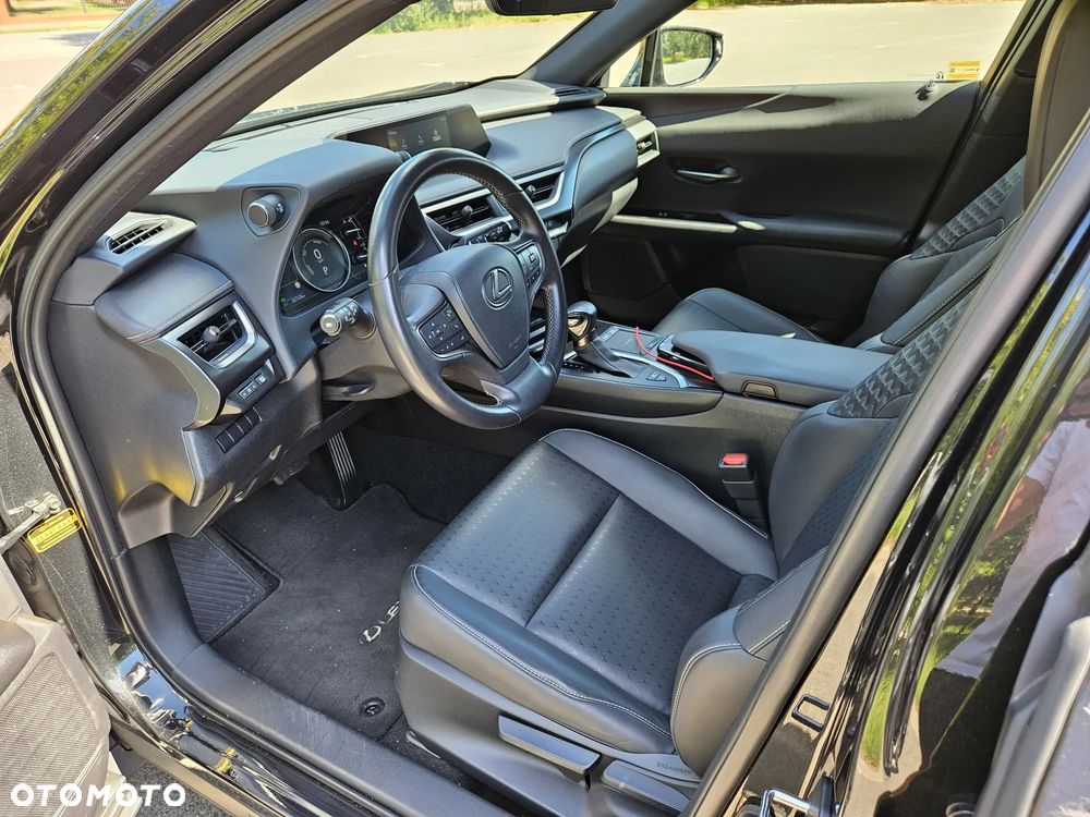 Lexus UX 250h GPF F Impression 2WD - 14