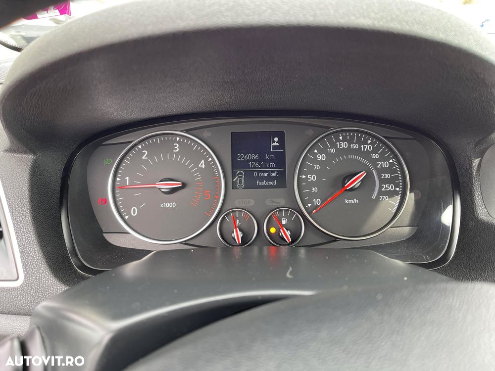 Renault Laguna dCi 110 FAP Limited - 26