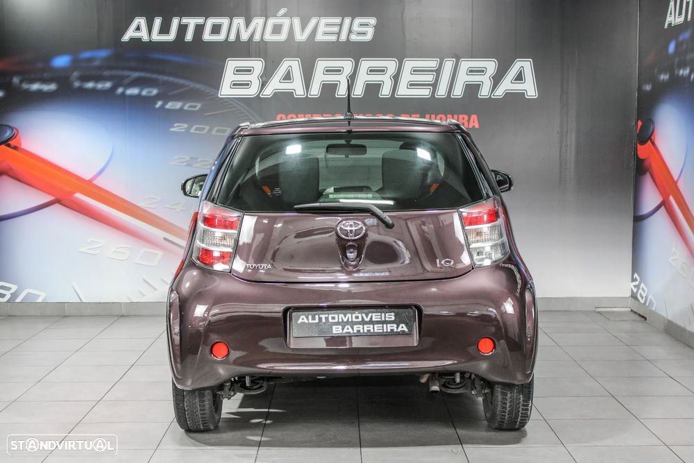 Toyota iQ 1.0 VVT-i Essential+AC - 17