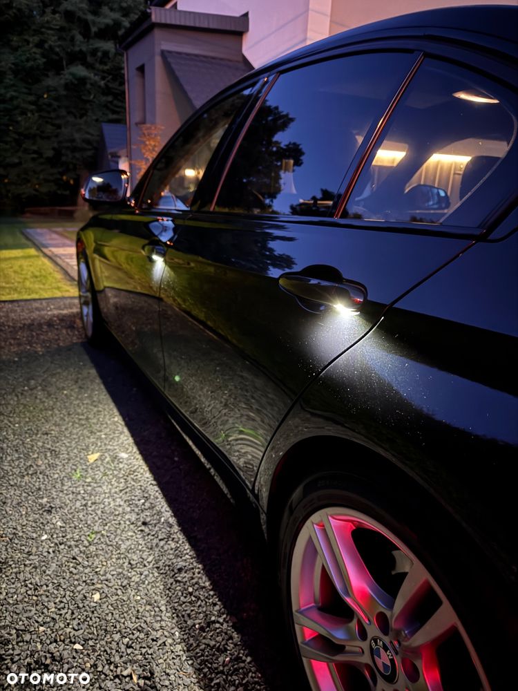 BMW Seria 3 320d xDrive - 22