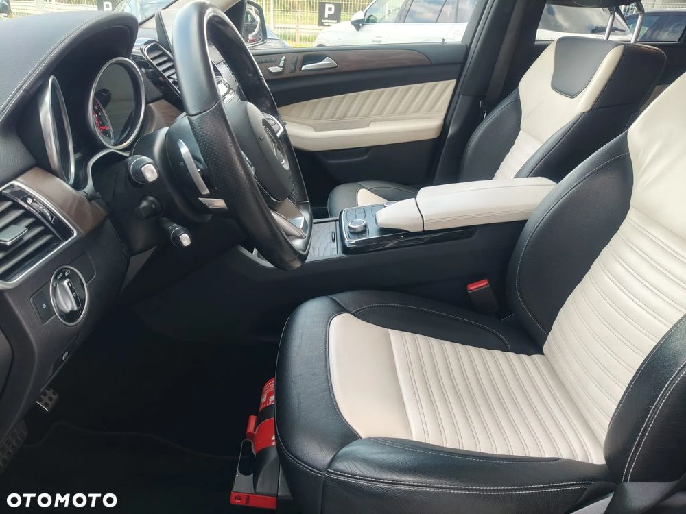 Mercedes-Benz GLE AMG Coupe 43 4-Matic - 13