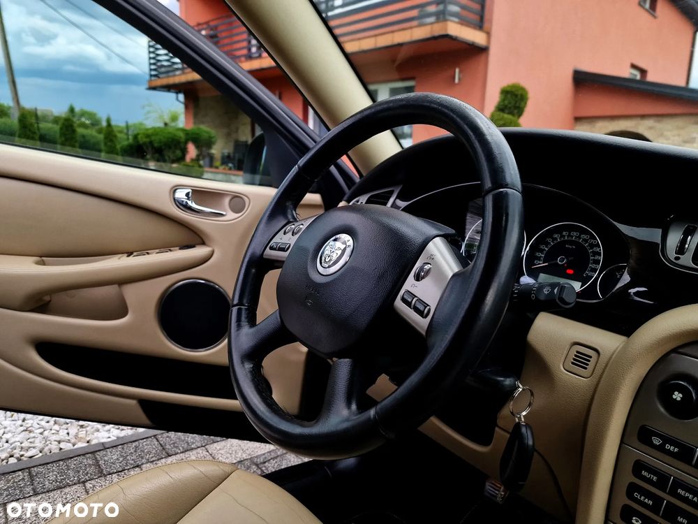 Jaguar X-Type 2.2 D Executive - 24