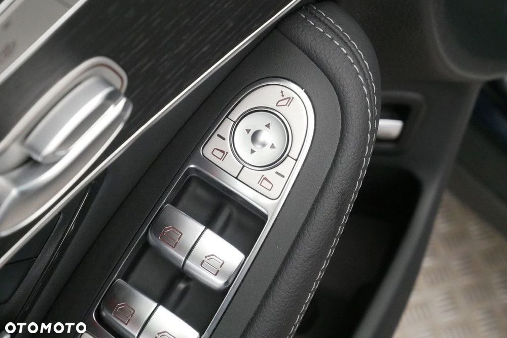 Mercedes-Benz GLC - 36