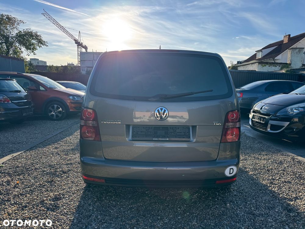 Volkswagen Touran 1.9 TDI DPF Blue Motion Trendline - 10
