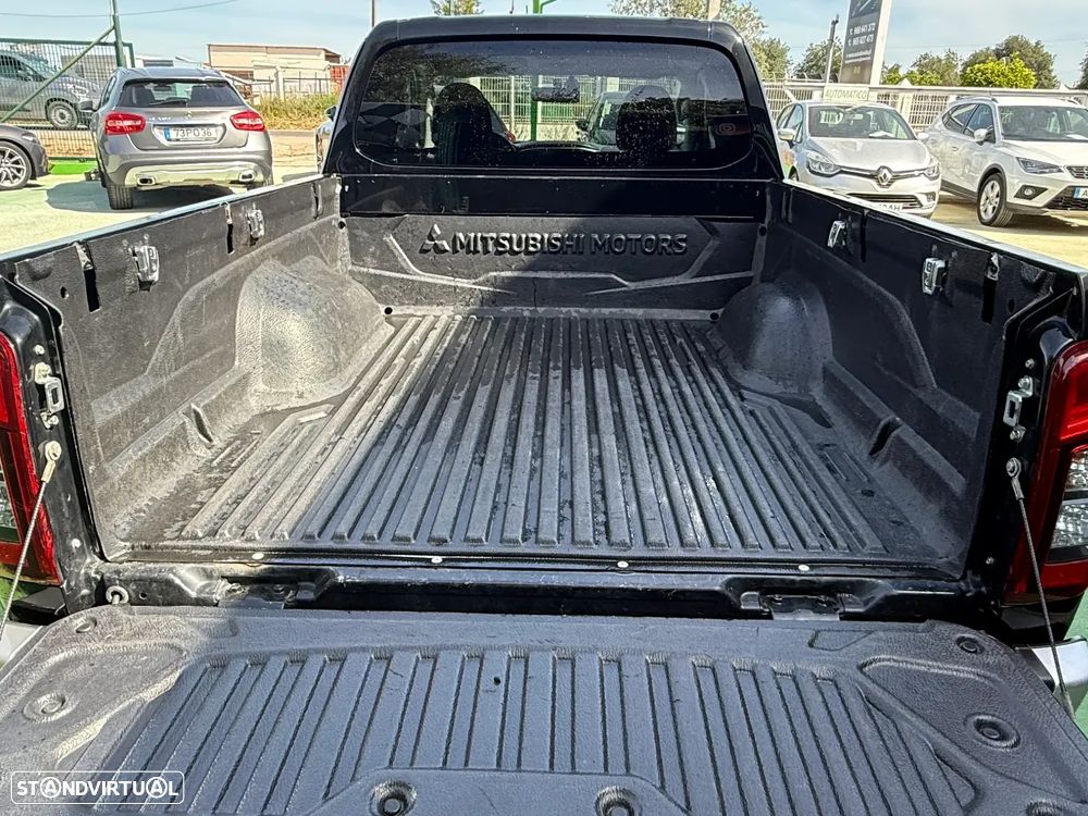 Mitsubishi L200 2.3 DI-D Strakar Club Evolution 4WD IVA DEDUTIVEL - 16