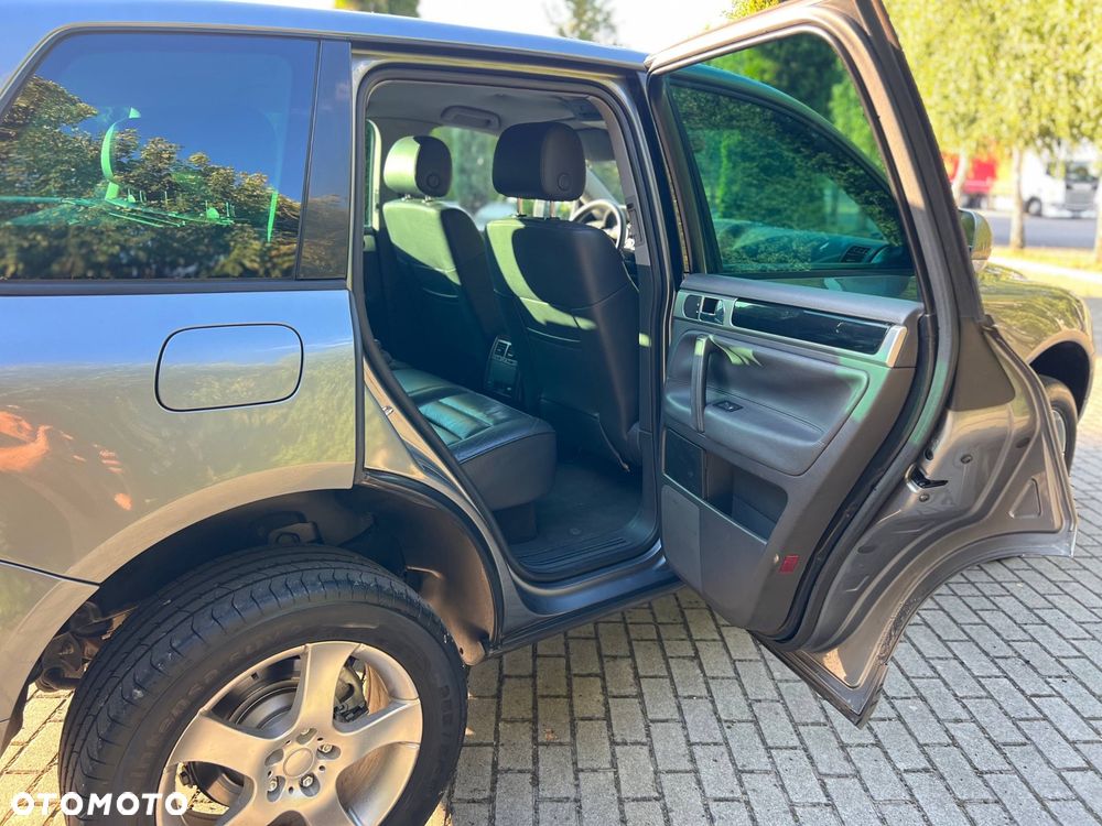 Volkswagen Touareg 2.5 R5 TDI - 12