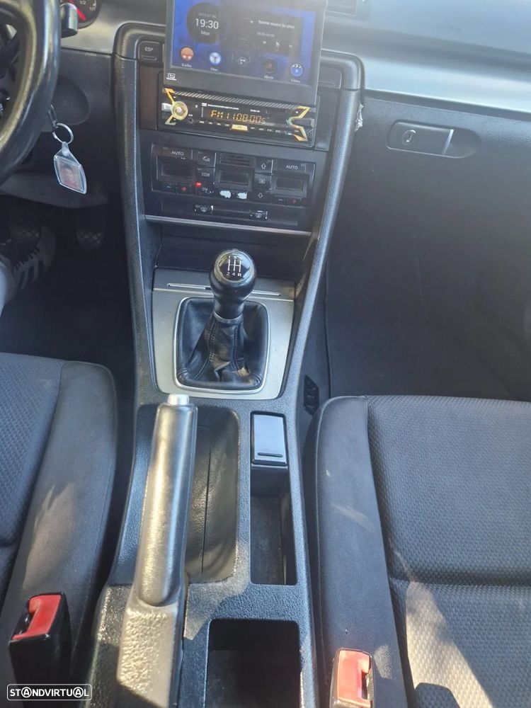 Audi A4 1.6 - 18