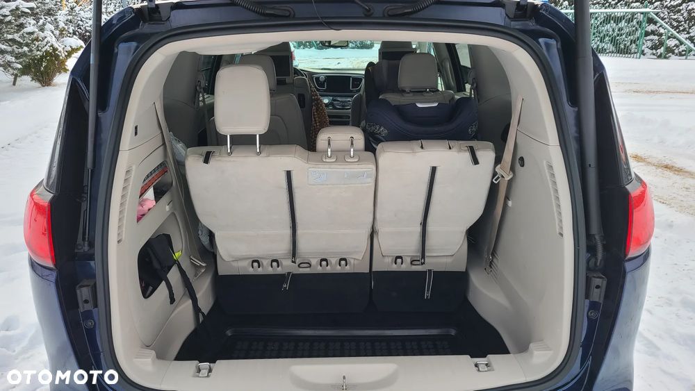 Chrysler Pacifica - 15