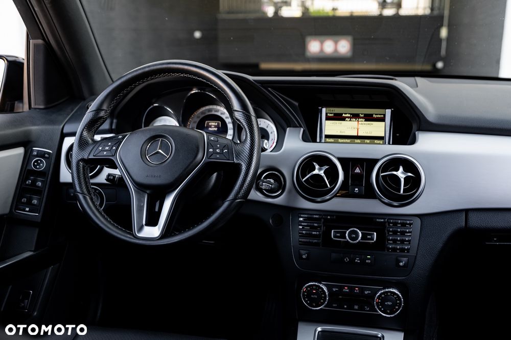 Mercedes-Benz GLK 250 7G-TRONIC - 28