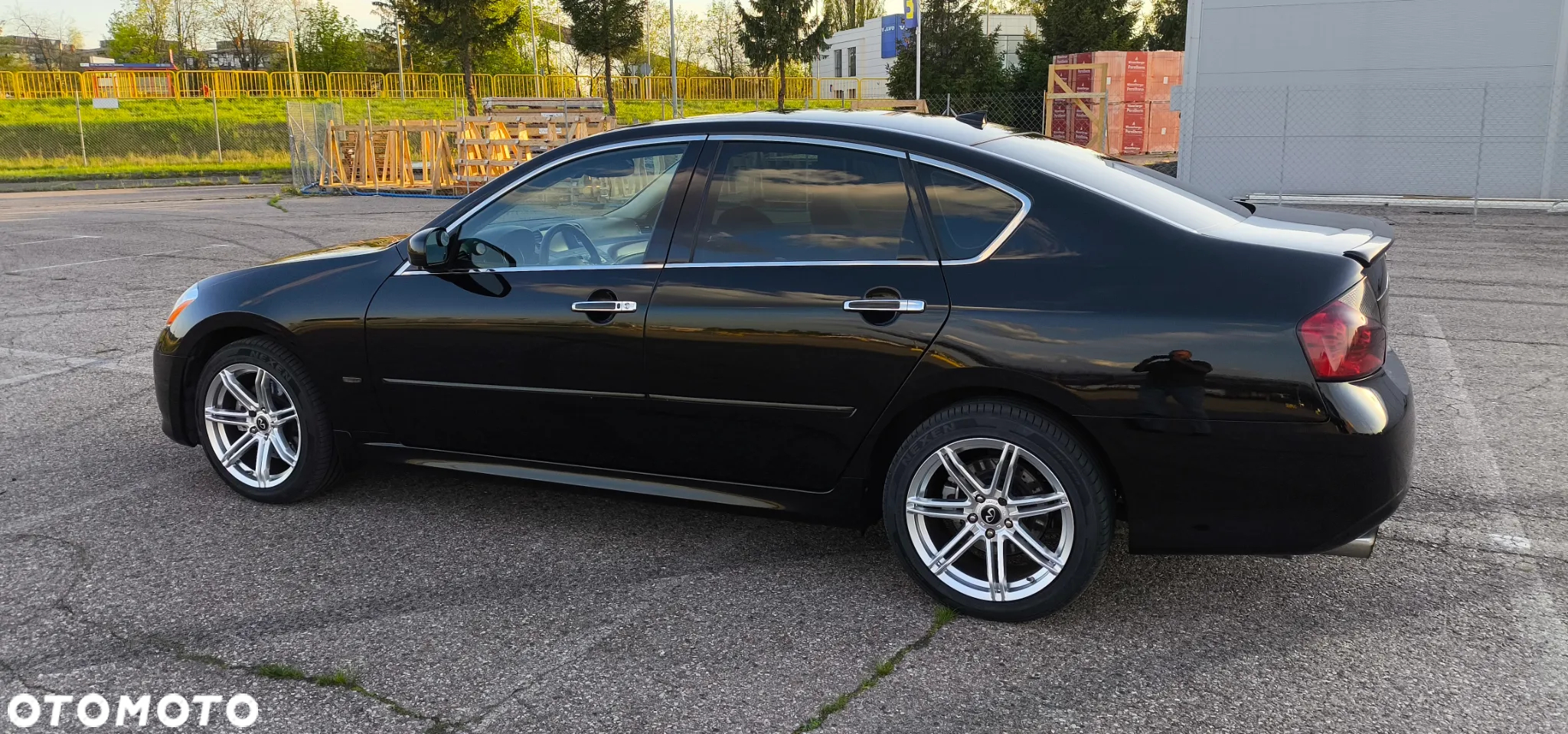 Infiniti M - 18