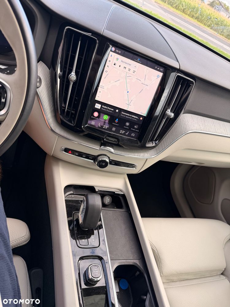 Volvo XC 60 T6 Plug-In Hybrid AWD Plus Bright - 12