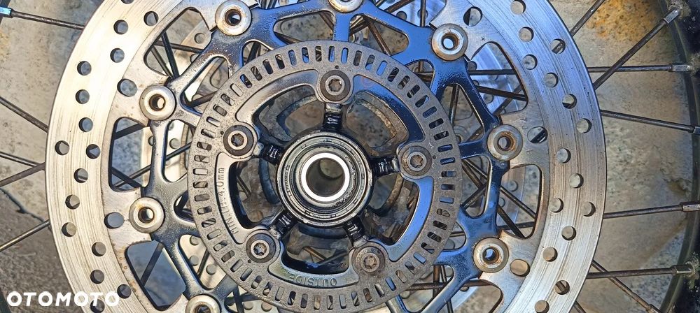 TRIUMPH TIGER 800XC KOŁO FELGA PRZÓD  KIEROWNICA HALOGENY CHŁODNICA SZYBA LICZNIK ZEGARY XRT - 30