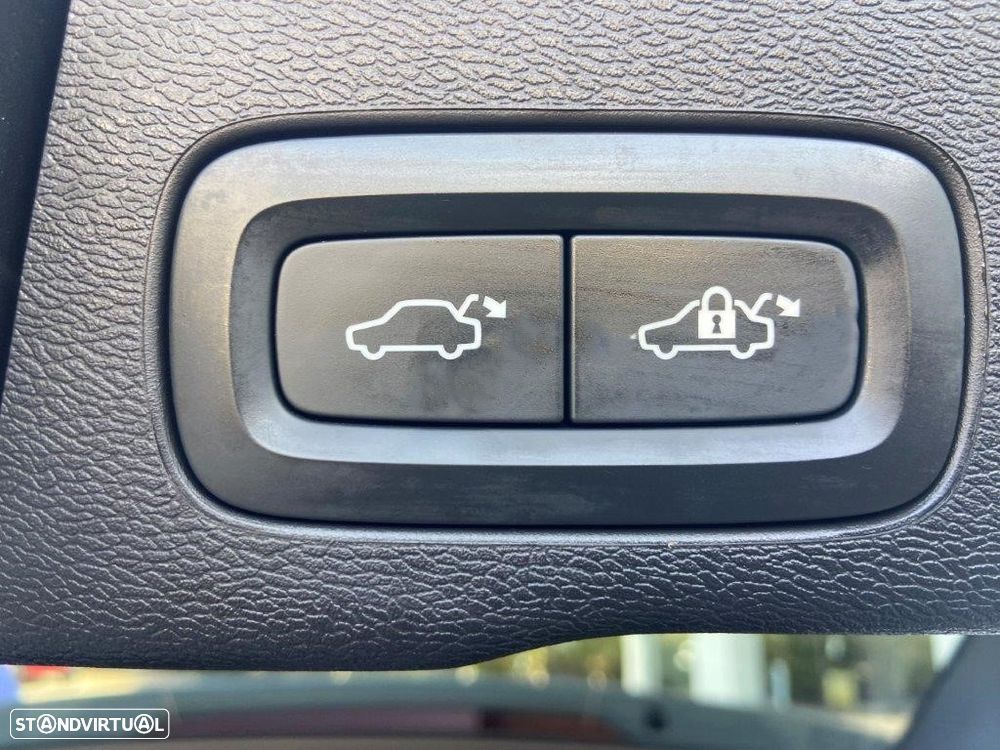 Volvo XC 60 2.0 T6 PHEV Plus Bright - 17