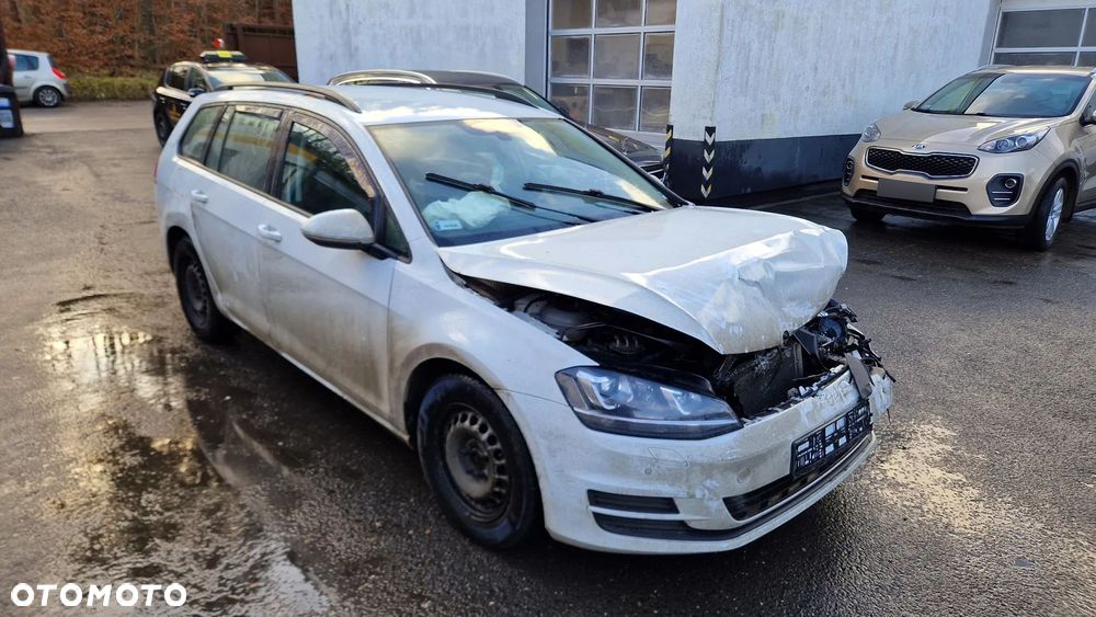 Volkswagen Golf 1.6 TDI BMT Comfortline - 10