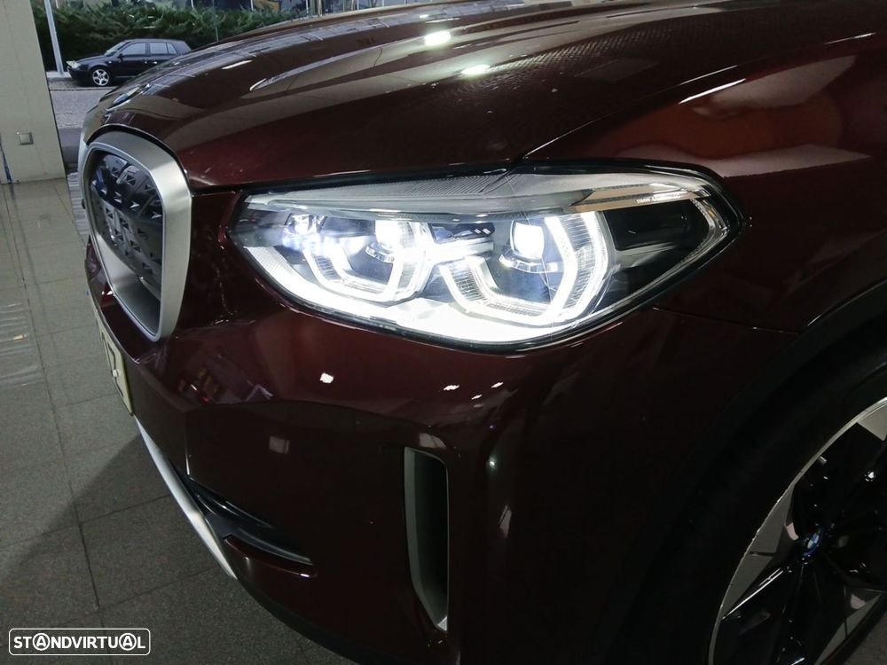 BMW iX3 Impressive - 9