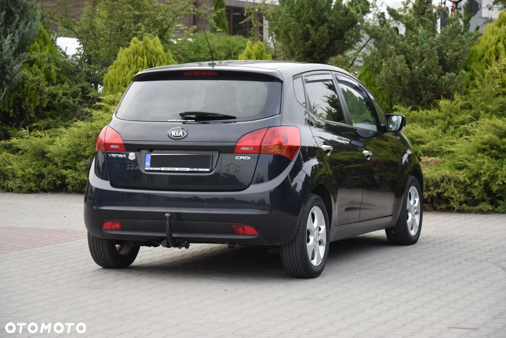 Kia Venga - 24