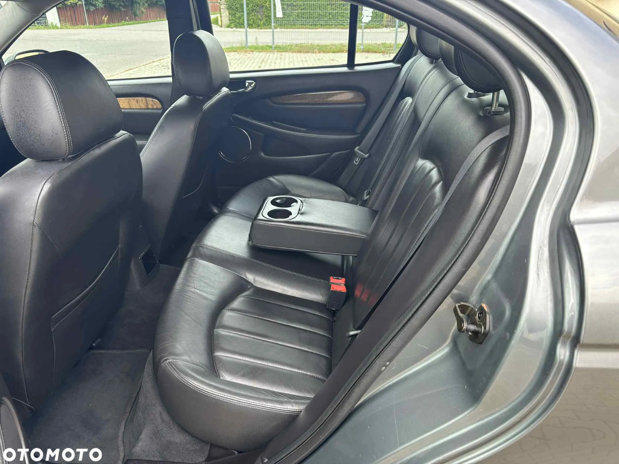 Jaguar X-Type - 16