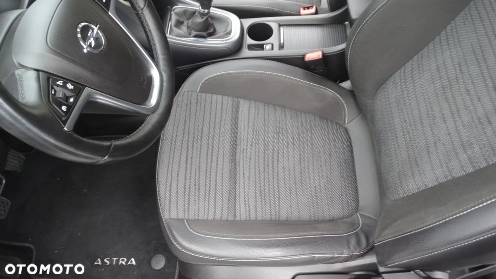 Opel Astra 1.4 Turbo Exklusiv - 18