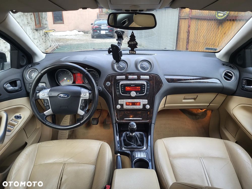 Ford Mondeo 2.0 TDCi Black Magic - 11