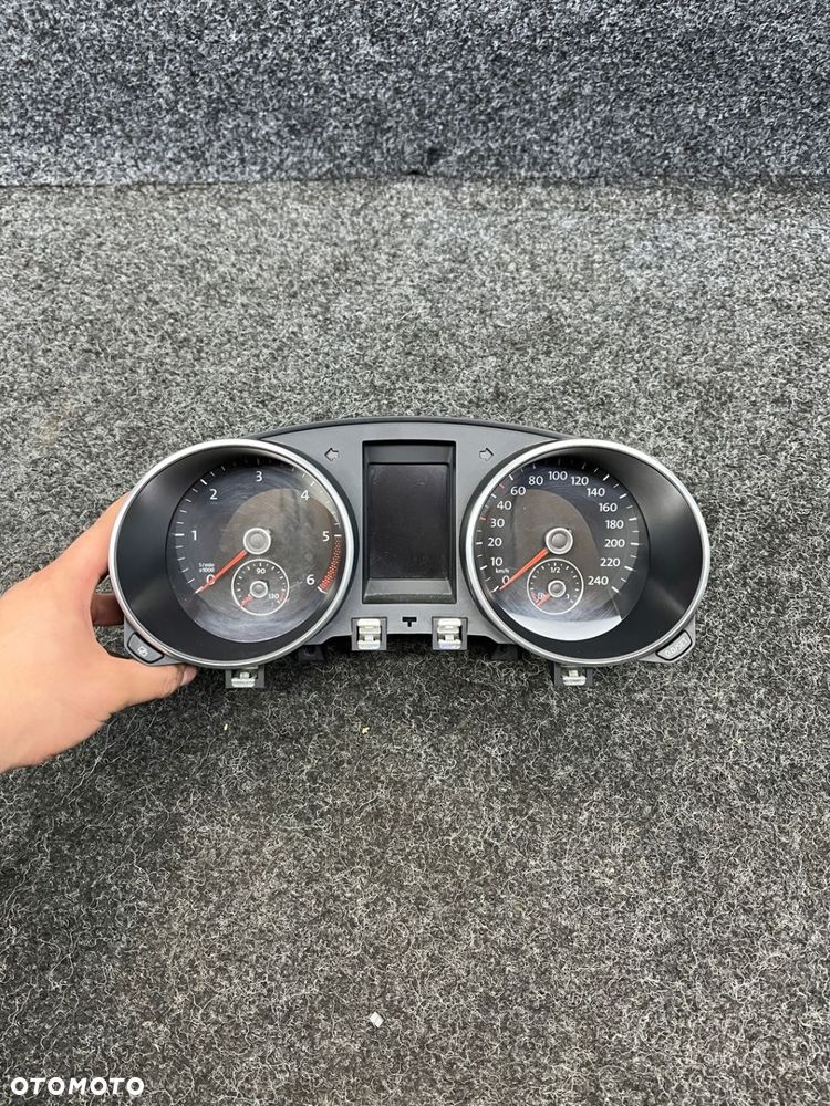 vw golf VI 1.6 TDI licznik zegary 5K0920872A - 1