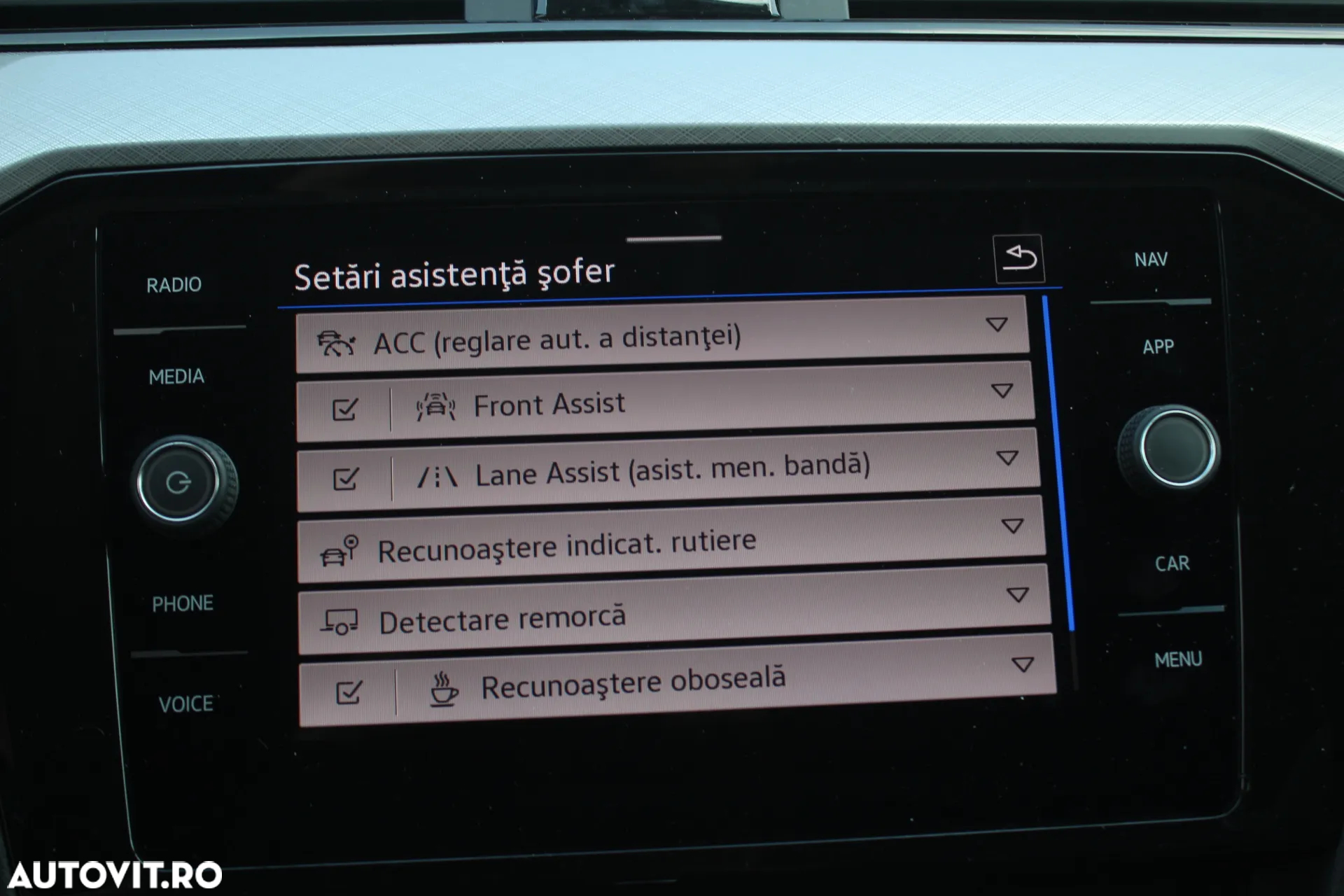 Volkswagen Passat 2.0 TDI (BlueMotion Technology) DSG Comfortline - 9