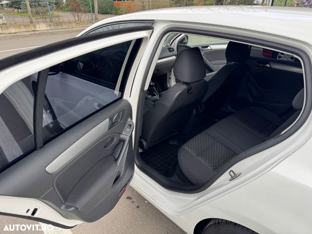 Volkswagen Golf 1.6 TDI DPF Comfortline - 14