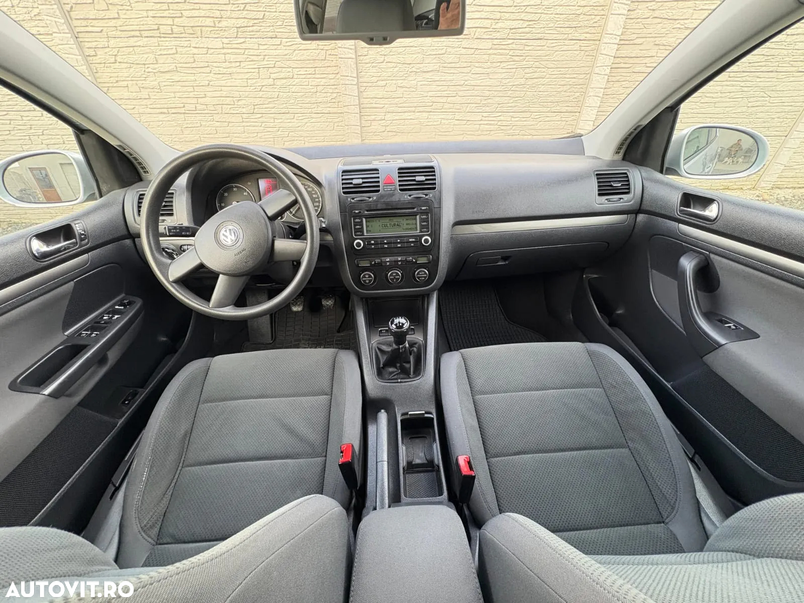 Volkswagen Golf - 17