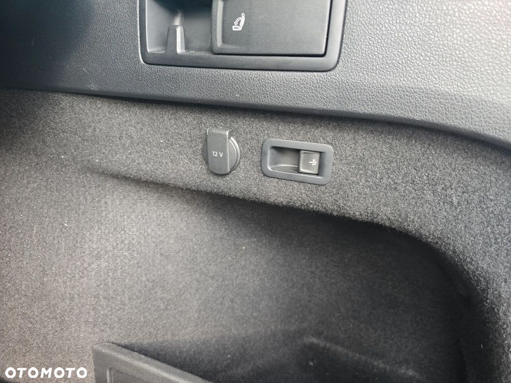 Volkswagen Passat 2.0 TDI SCR BlueMotion Technology 4Motion Trendline - 9