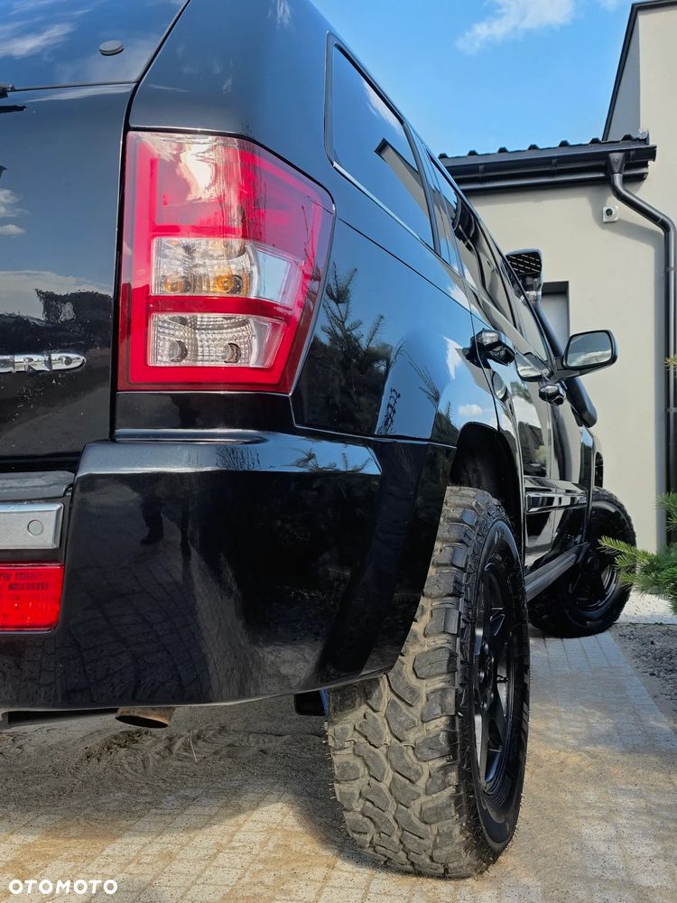 Jeep Grand Cherokee - 25