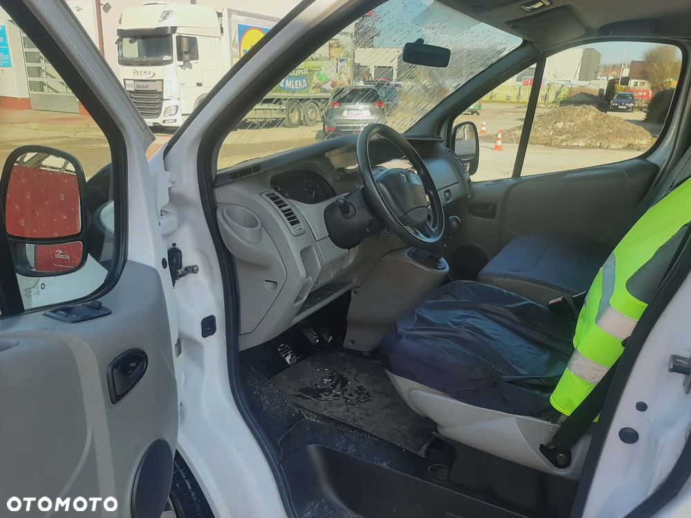 Renault Trafic Passenger Expression - 11