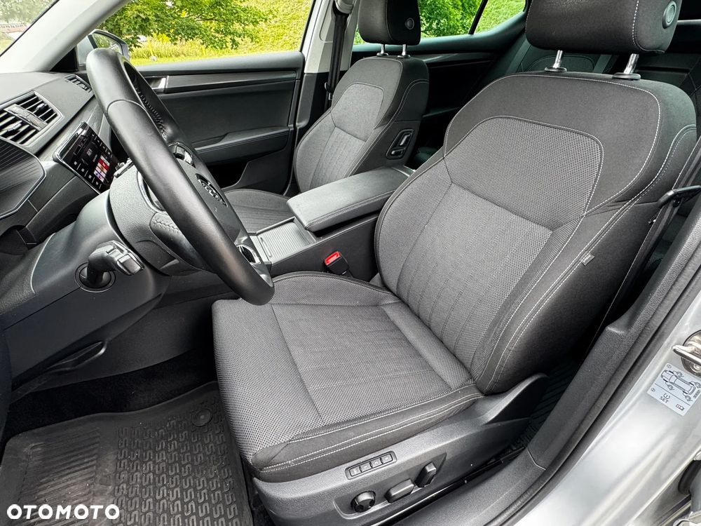 Skoda Superb 2.0 TDI SCR 4x4 Style DSG - 14