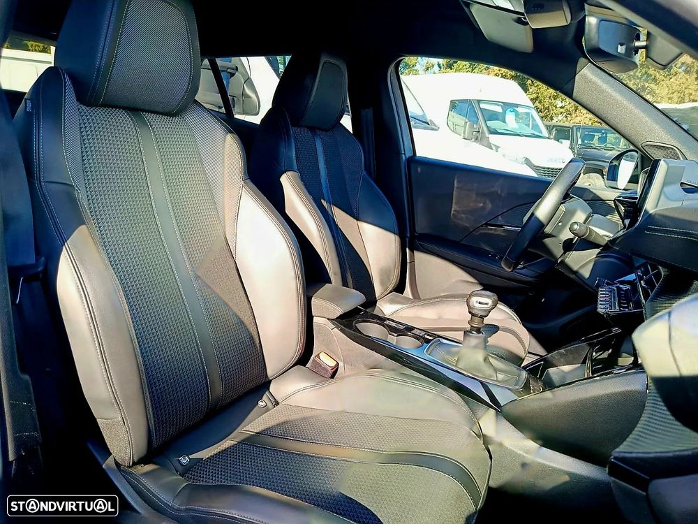 Peugeot 2008 PureTech 130 GT Pack - 20