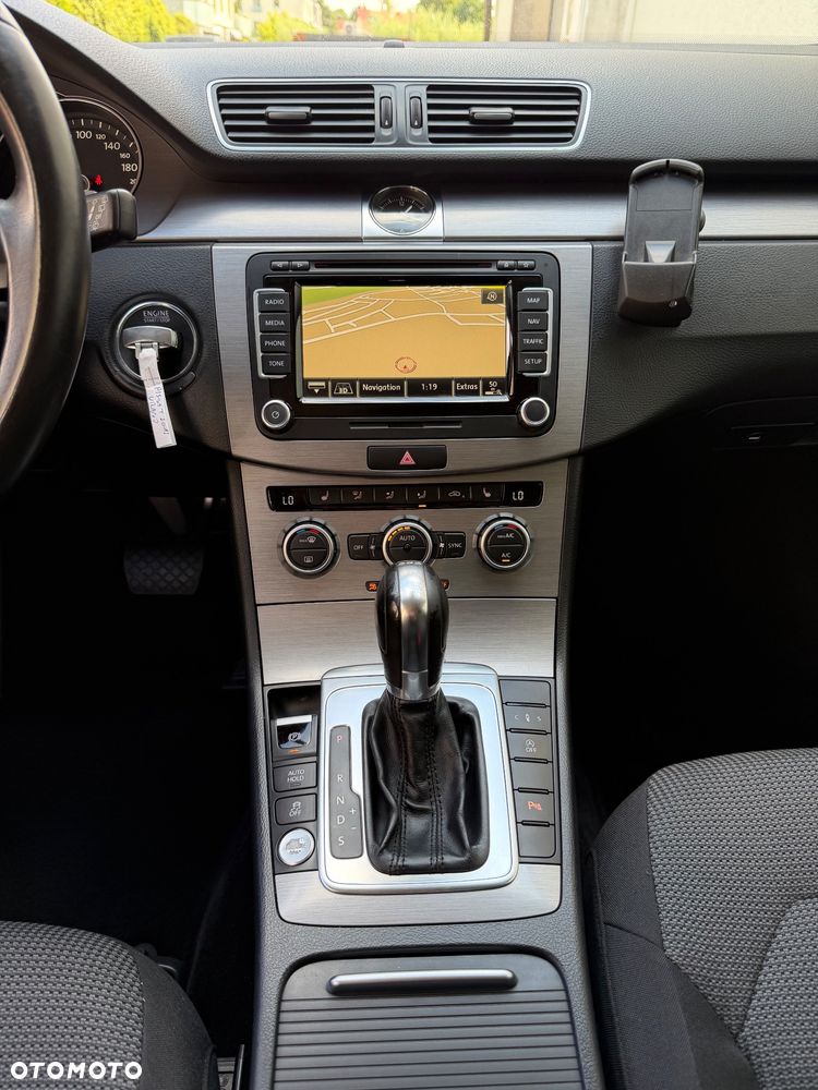 Volkswagen Passat Variant 2.0 TDI DSG BlueMotion Technology Comfortline - 23