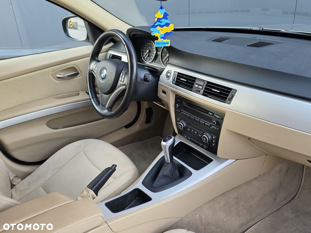 BMW Seria 3 318i - 13