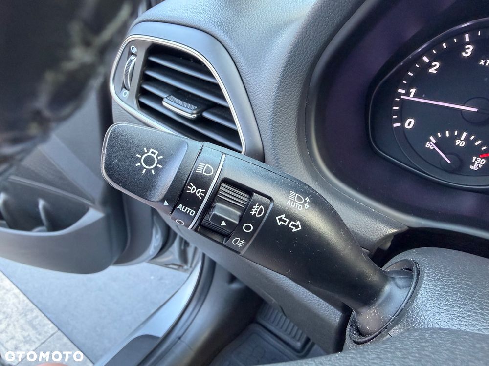 Hyundai i30 1.5 DPI Classic + - 27