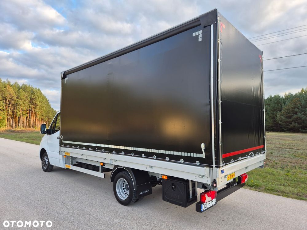 Mercedes-Benz Sprinter - 10