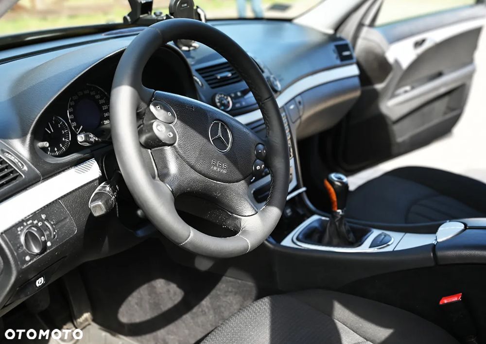 Mercedes-Benz Klasa E 220 CDI Elegance DPF - 13