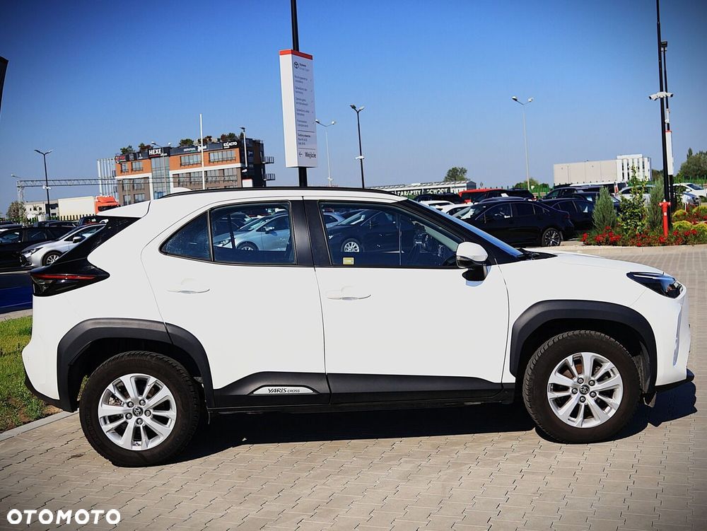 Toyota Yaris Cross Hybrid 1.5 Comfort 4x4 - 6