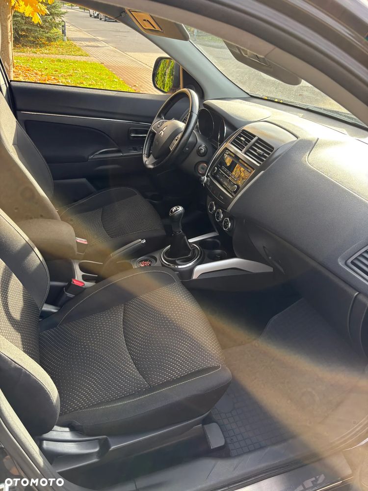 Mitsubishi ASX - 10