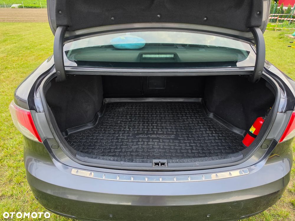 Toyota Avensis 2.0 D-4D Sol - 11