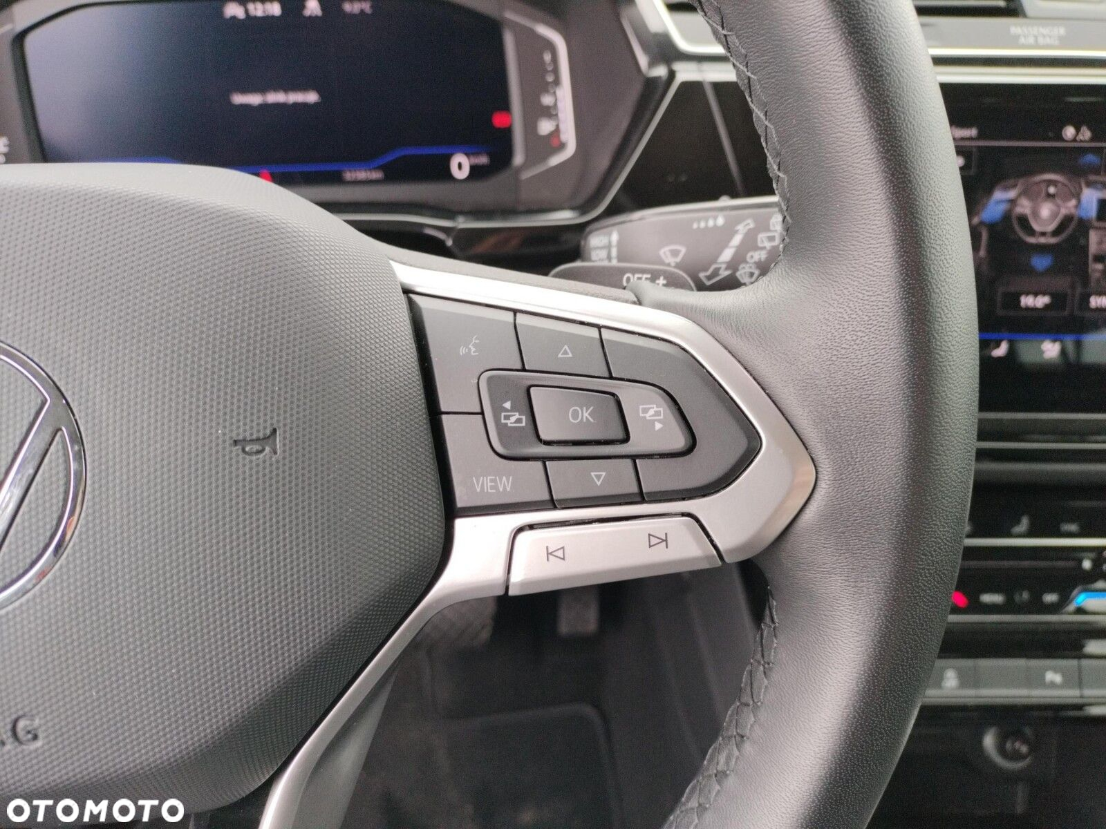 Volkswagen Touran 2.0 TDI BMT Highline DSG - 27