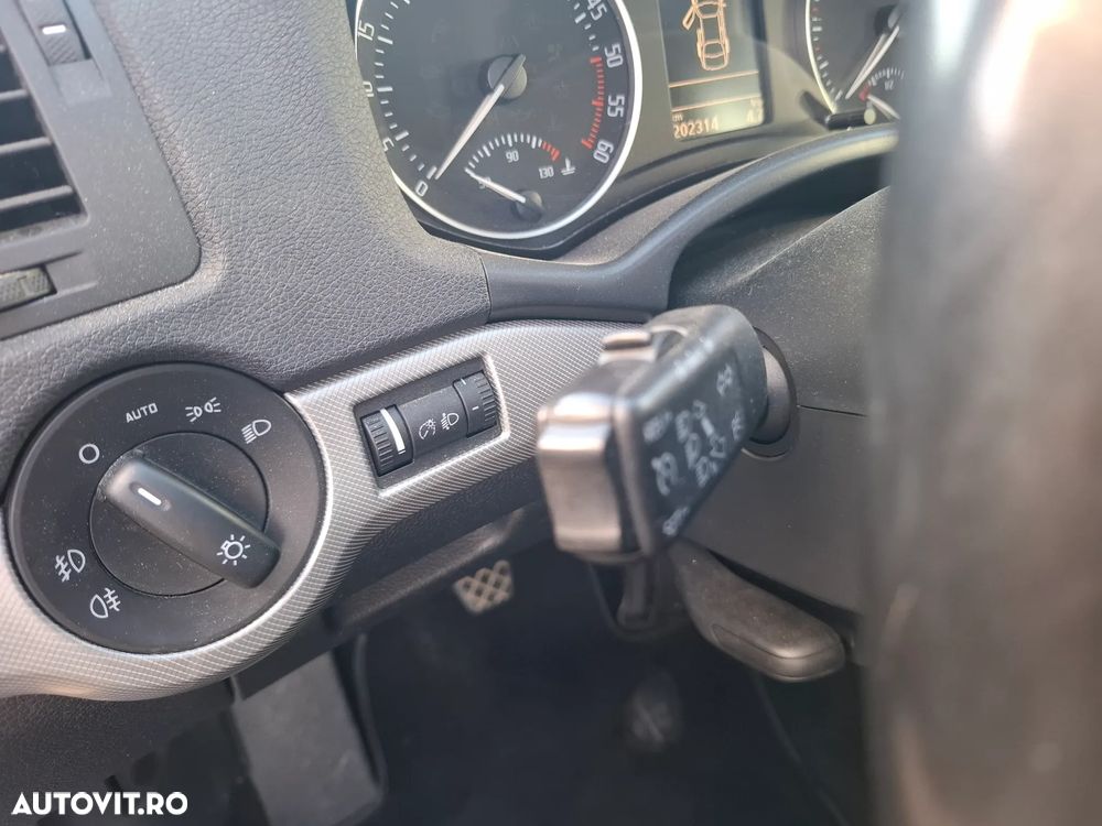 Skoda Octavia 1.6 TDI ELEGANCE - 16