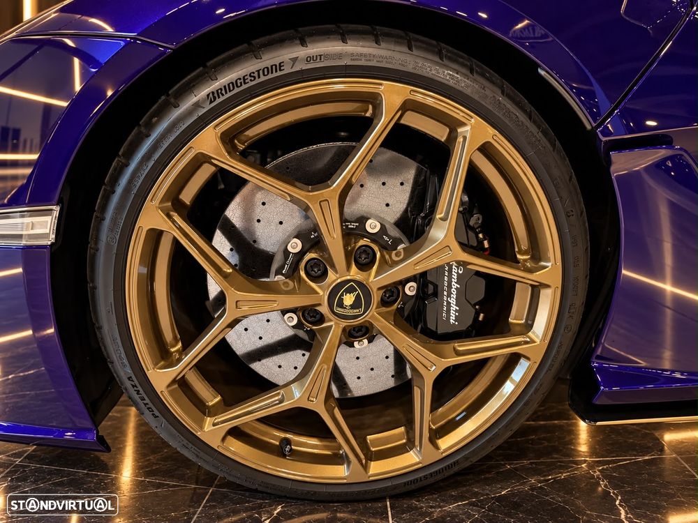 Lamborghini Revuelto 6.5 V12 - 20