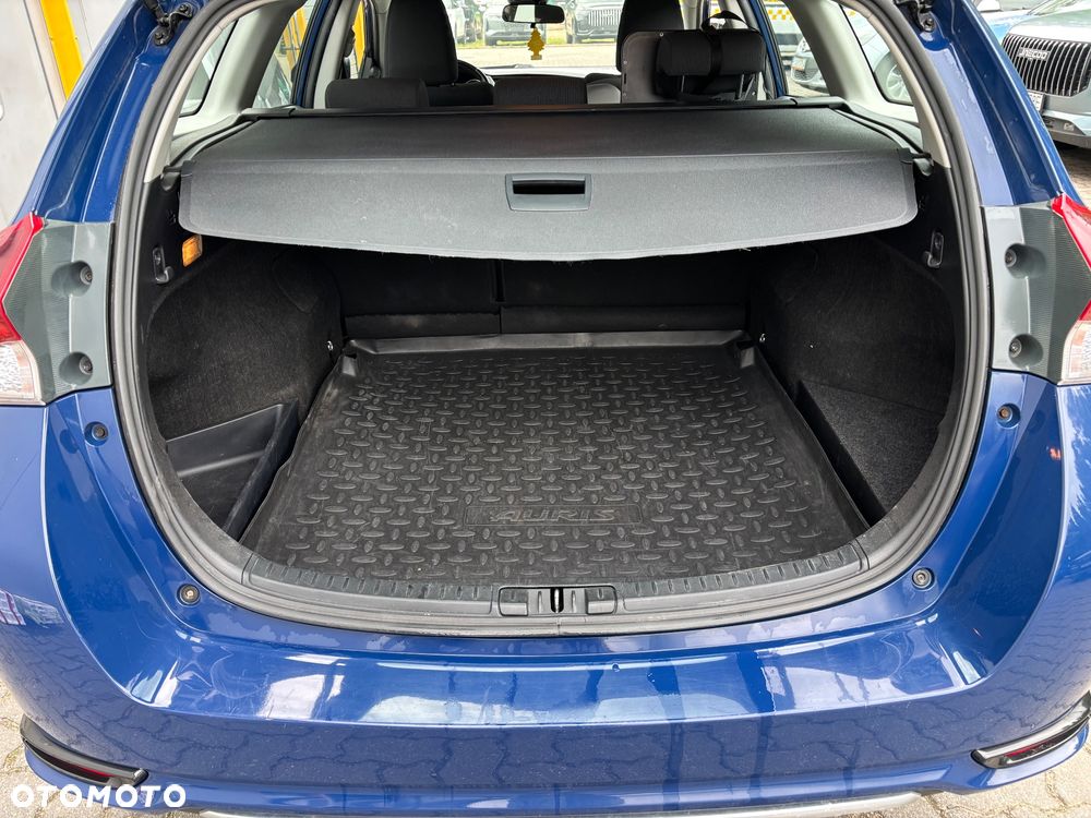 Toyota Auris 1.8 HSD Sol - 8