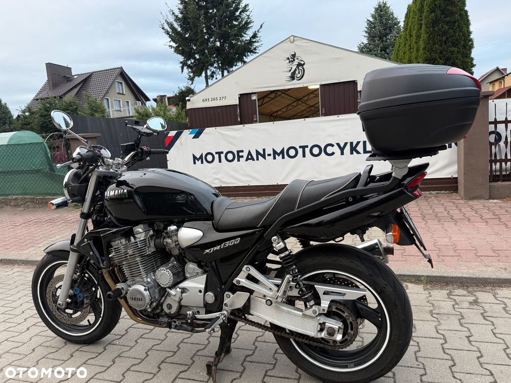 Yamaha XJR - 17