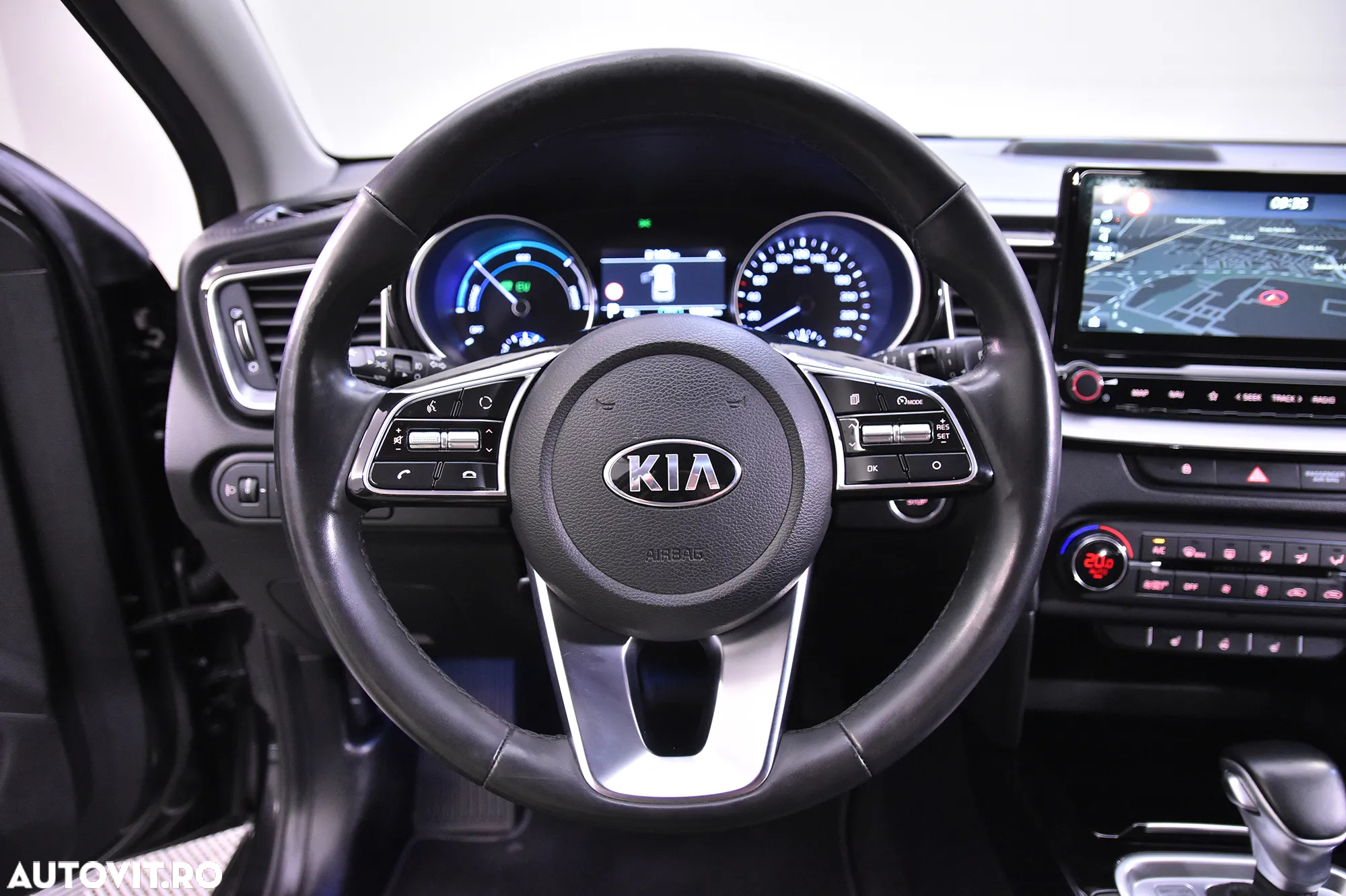 Kia XCeed - 16