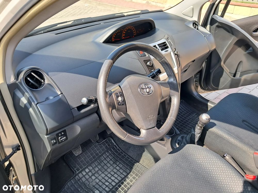Toyota Yaris 1.33 Sol - 13