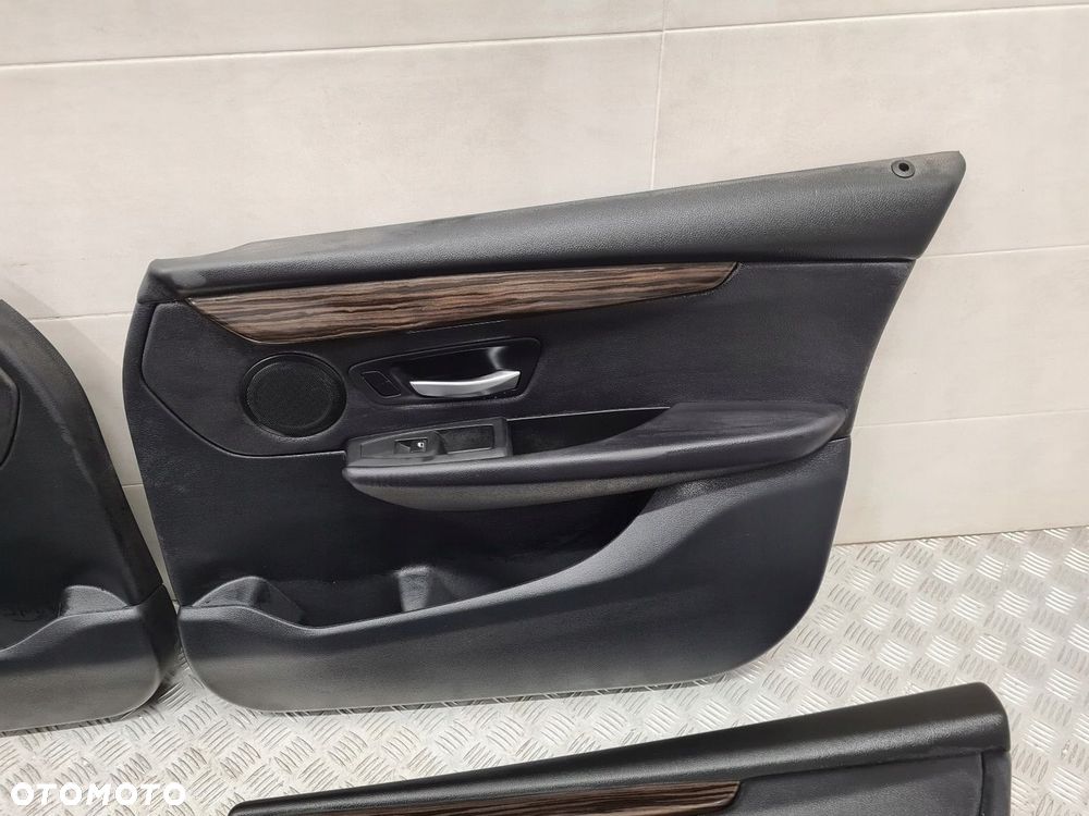 BMW F46 BOCZKI TAPICERKA DRZWI KOMPLET - 4