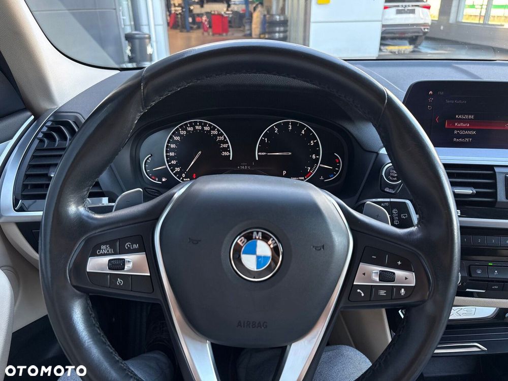 BMW X3 xDrive20i - 17